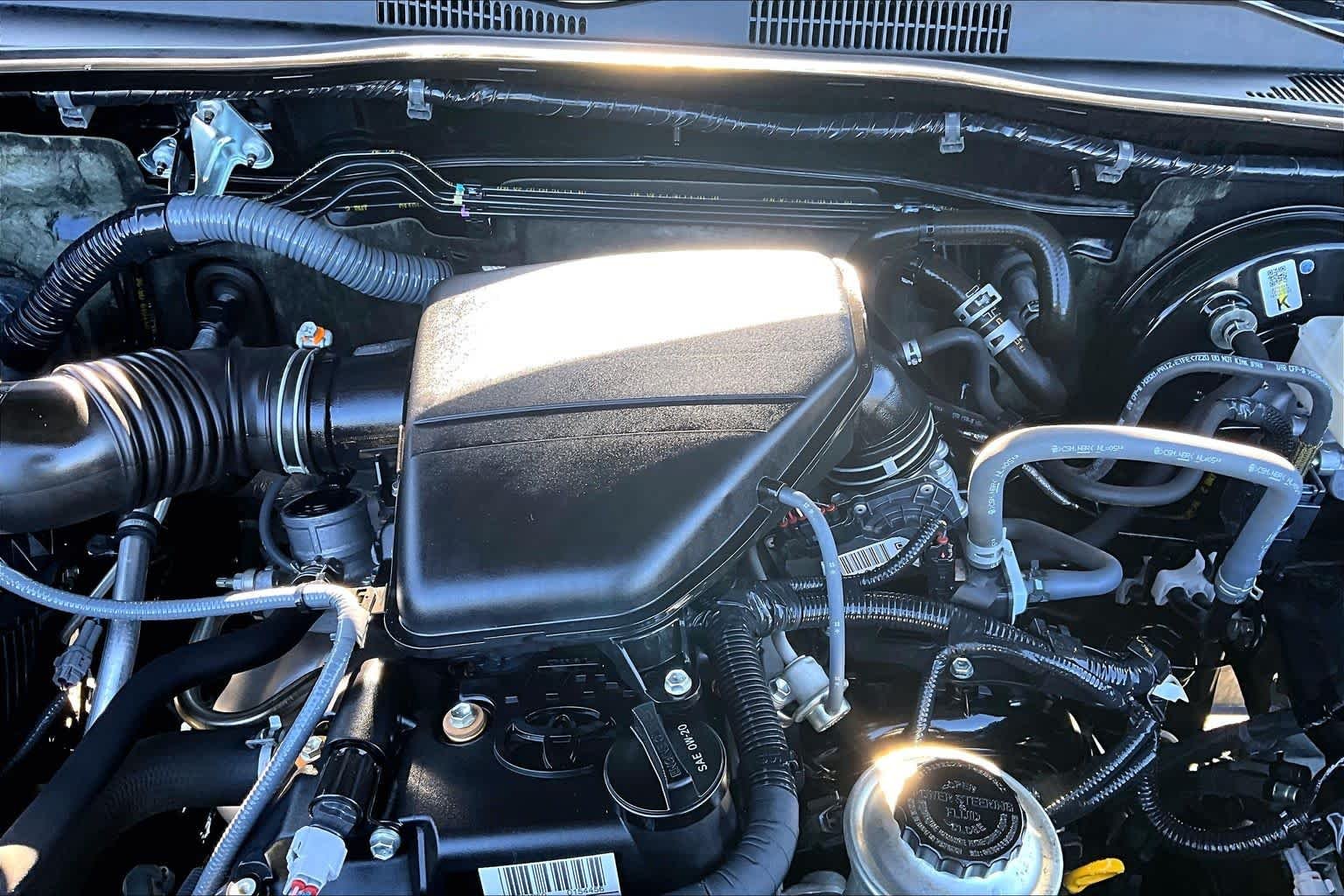 Used 2018 Midnight Black Metallic Toyota SR image 32