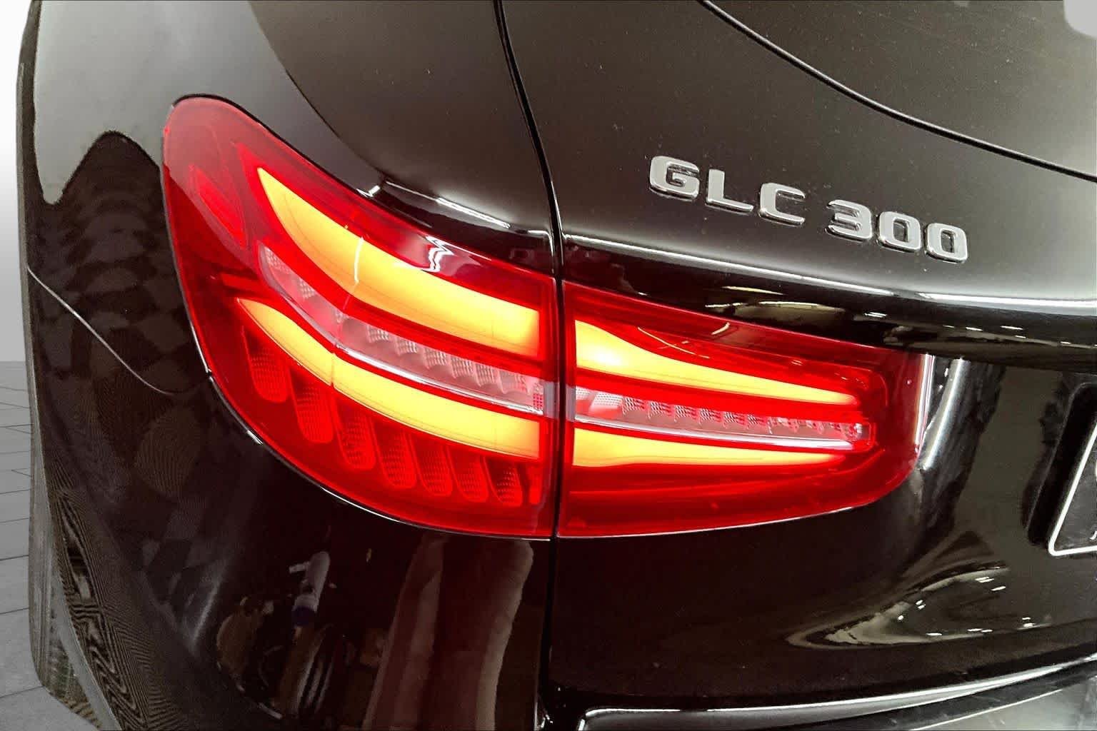 Used 2019 Black Mercedes-Benz GLC 300 image 28