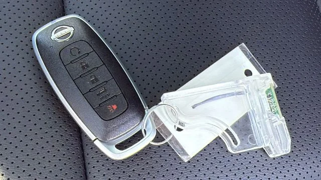 New 2026 Everest White Pearl TriCoat Nissan SL image 29