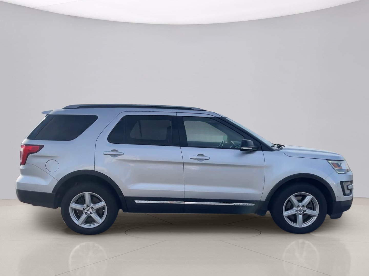 2017 Ford Explorer XLT - Photo 6