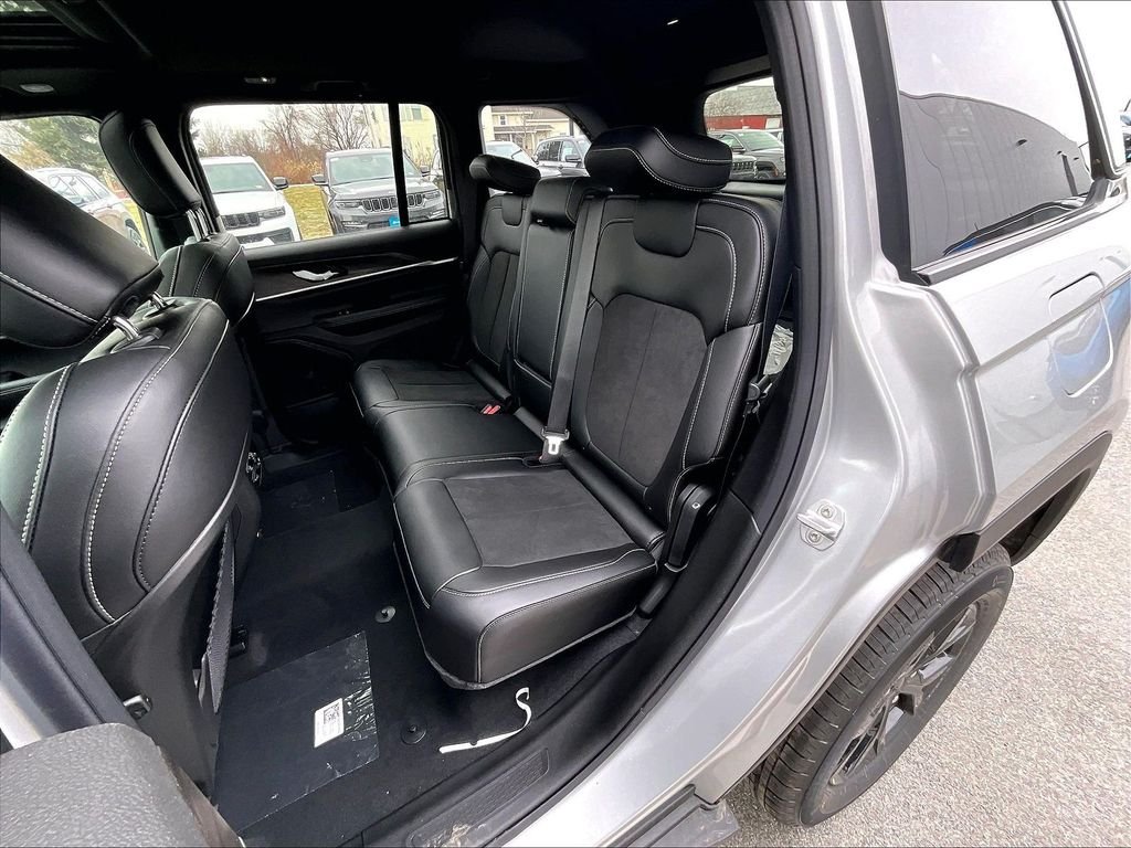 New 2026 Silver Zynith Jeep Laredo image 15