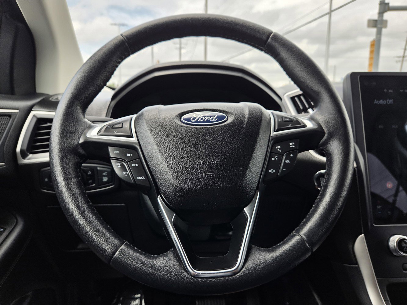 Used 2023 Silver Ford SEL image 19
