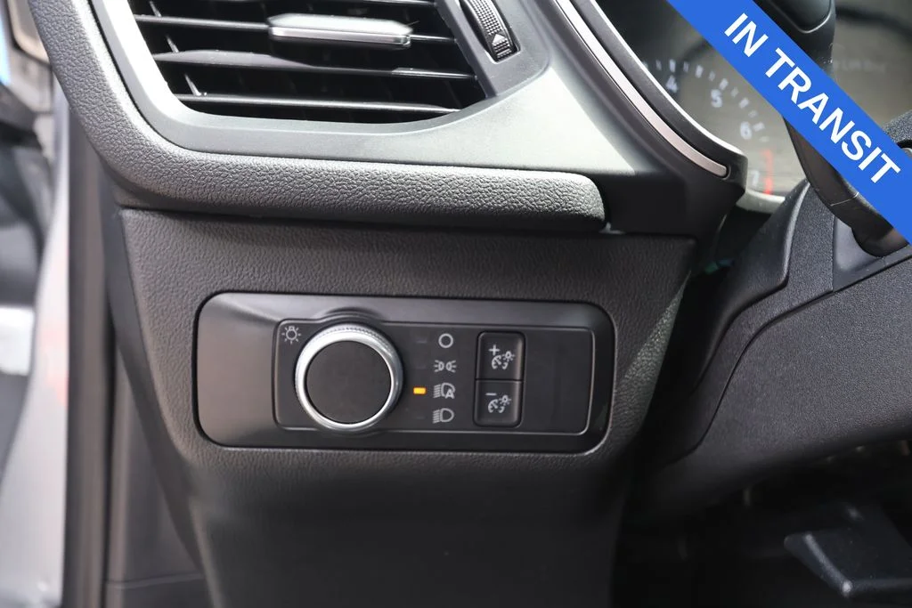 Used 2022 Silver Metallic Ford SE image 20