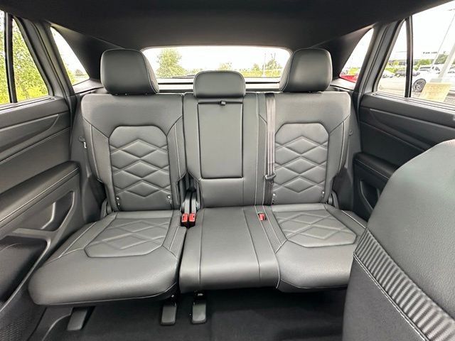New 2026 Silver Mist Metallic Volkswagen 2.0T SE w/Technology image 28