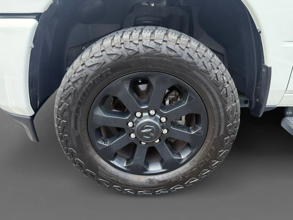 Used 2023 White Ram Laramie image 15