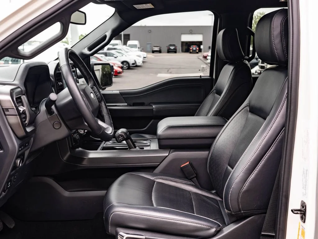 Used 2024 Star White Metallic Tri-Coat Ford LARIAT image 22