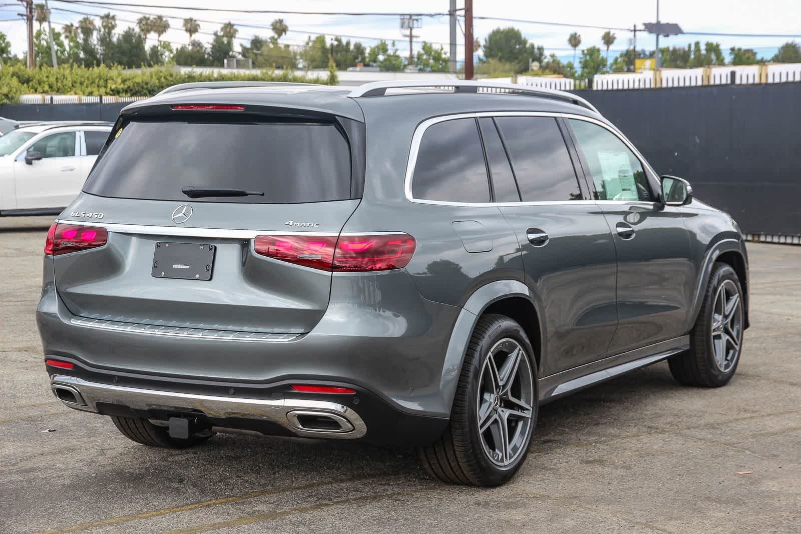 New 2026 Selenite Grey Metallic Mercedes-Benz GLS 450 image 4