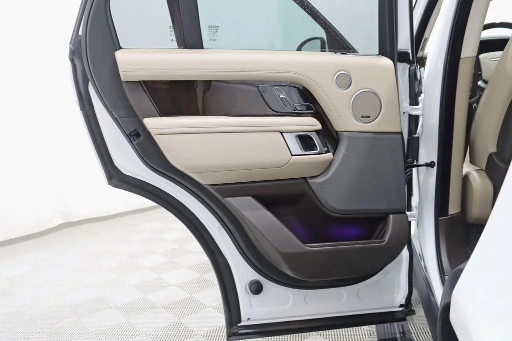 Used 2021 White Land Rover Westminster image 39