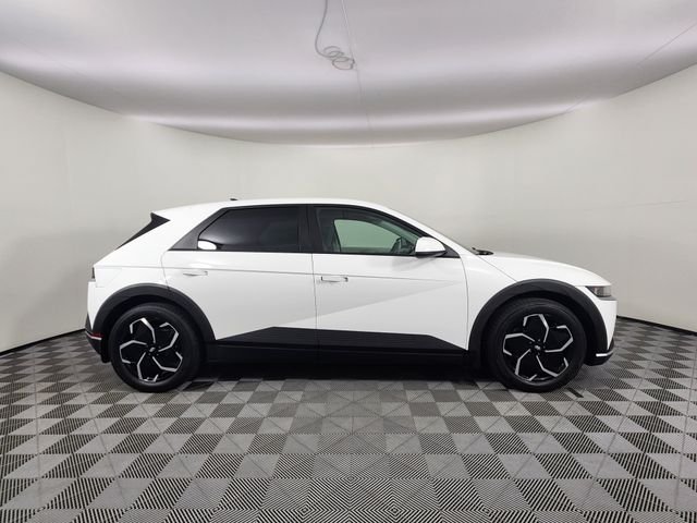 Certified Used 2024 White Hyundai SE image 6