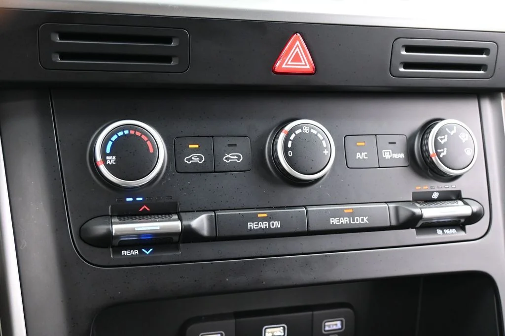 Used 2024 Deep Chroma Blue Kia LX image 21