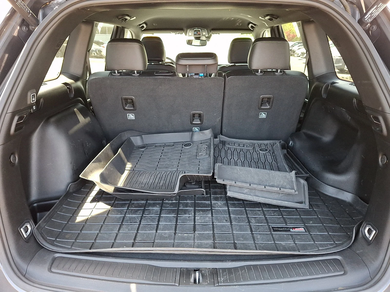 Used 2024 Baltic Gray Metallic Clearcoat Jeep Limited image 30
