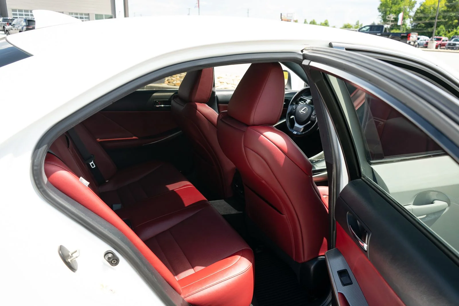 Used 2016 White Lexus 200t image 20