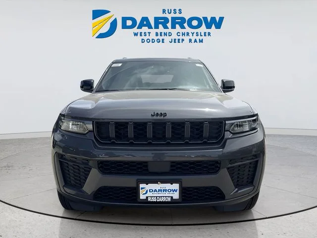New 2026 Baltic Gray Metallic Clear-Coat Exterior Paint Jeep Laredo image 9