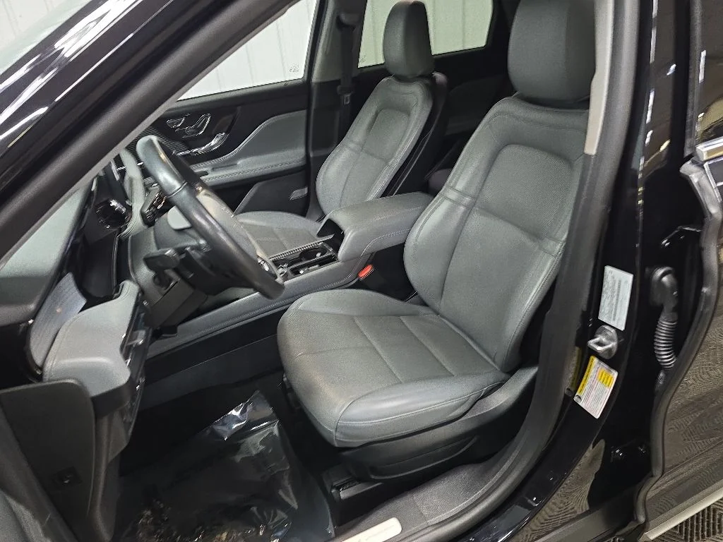 Used 2021 Black Lincoln Standard image 33
