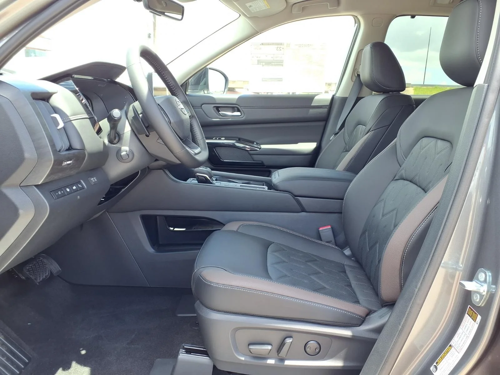 New 2026 Gray Nissan Platinum image 9