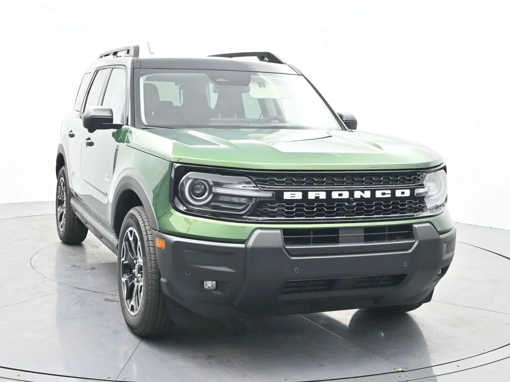 New 2025 Eruption Green Metallic Ford Outer Banks® image 4