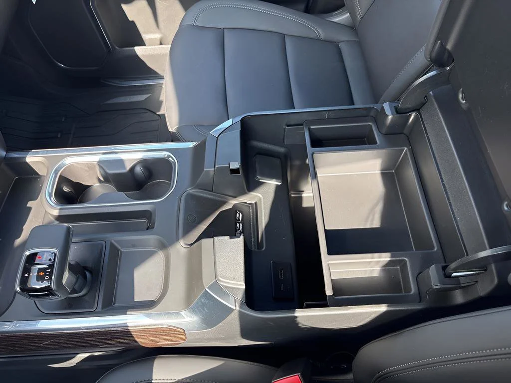 New 2026 Onyx Black GMC Elevation image 32