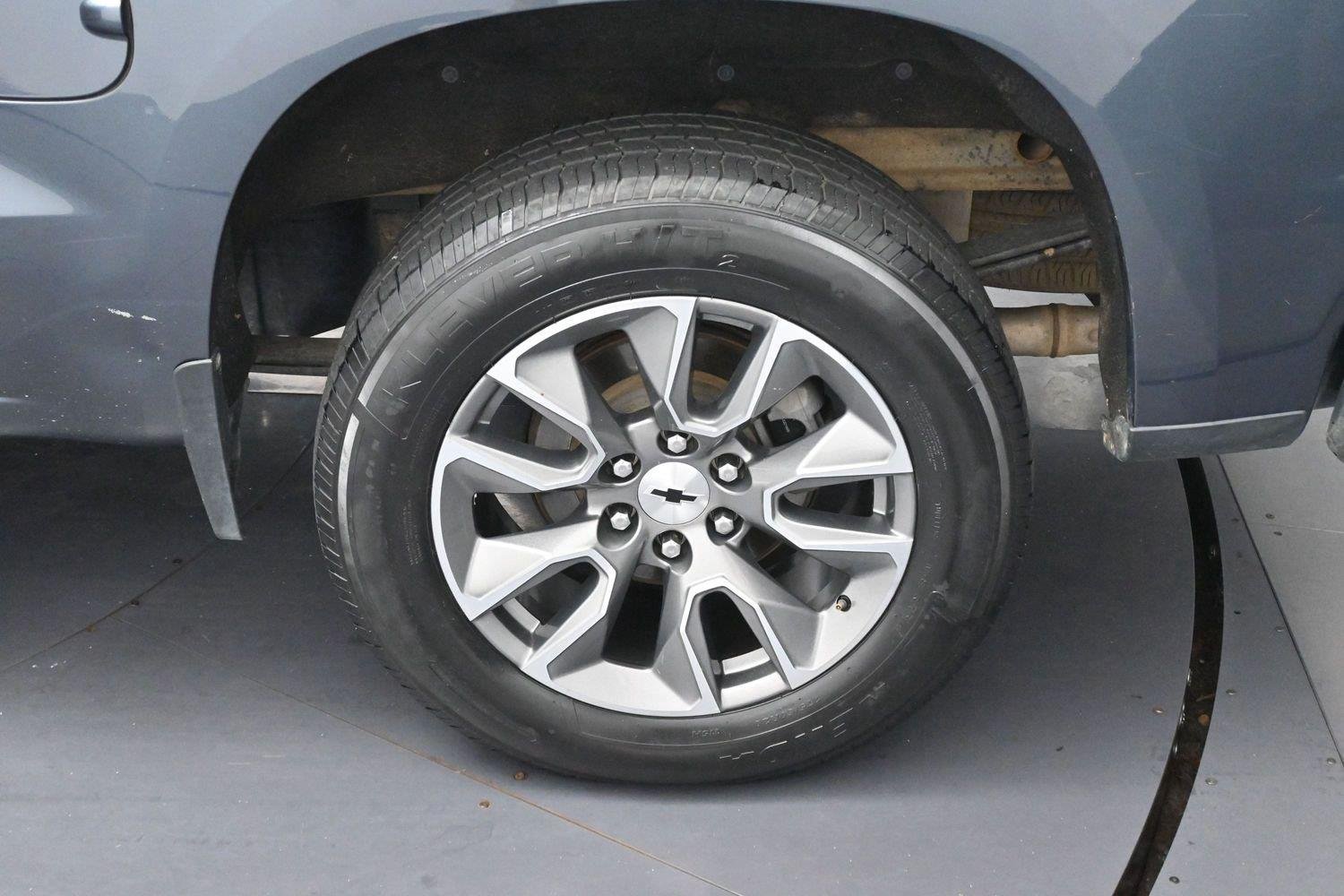 Used 2021 SHADOW GRAY METALLIC Chevrolet RST image 32