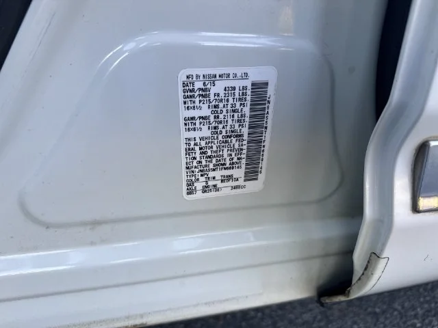 Used 2015 White Nissan S image 34