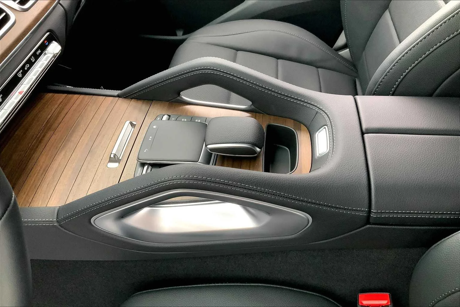 2025 Mercedes-Benz GLE GLE350 - Photo 17