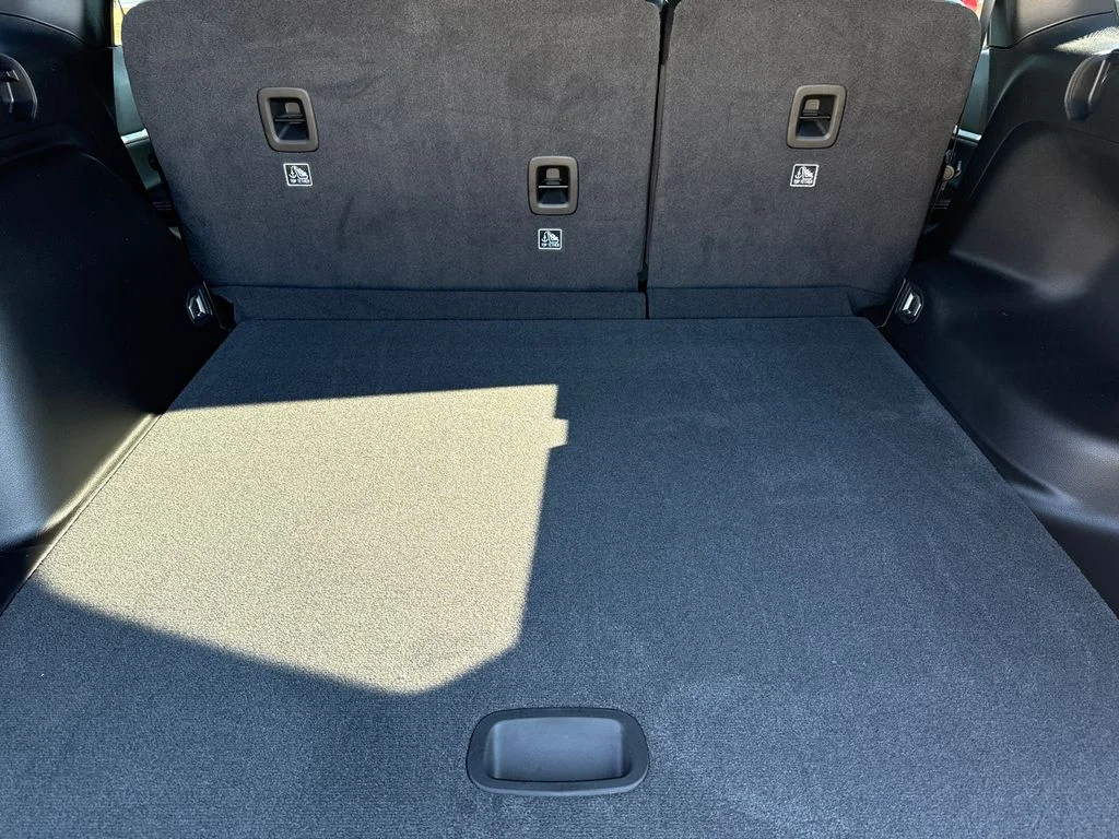 New 2026 Baltic Gray Metallic Clear-Coat Exterior Paint Jeep Altitude image 11