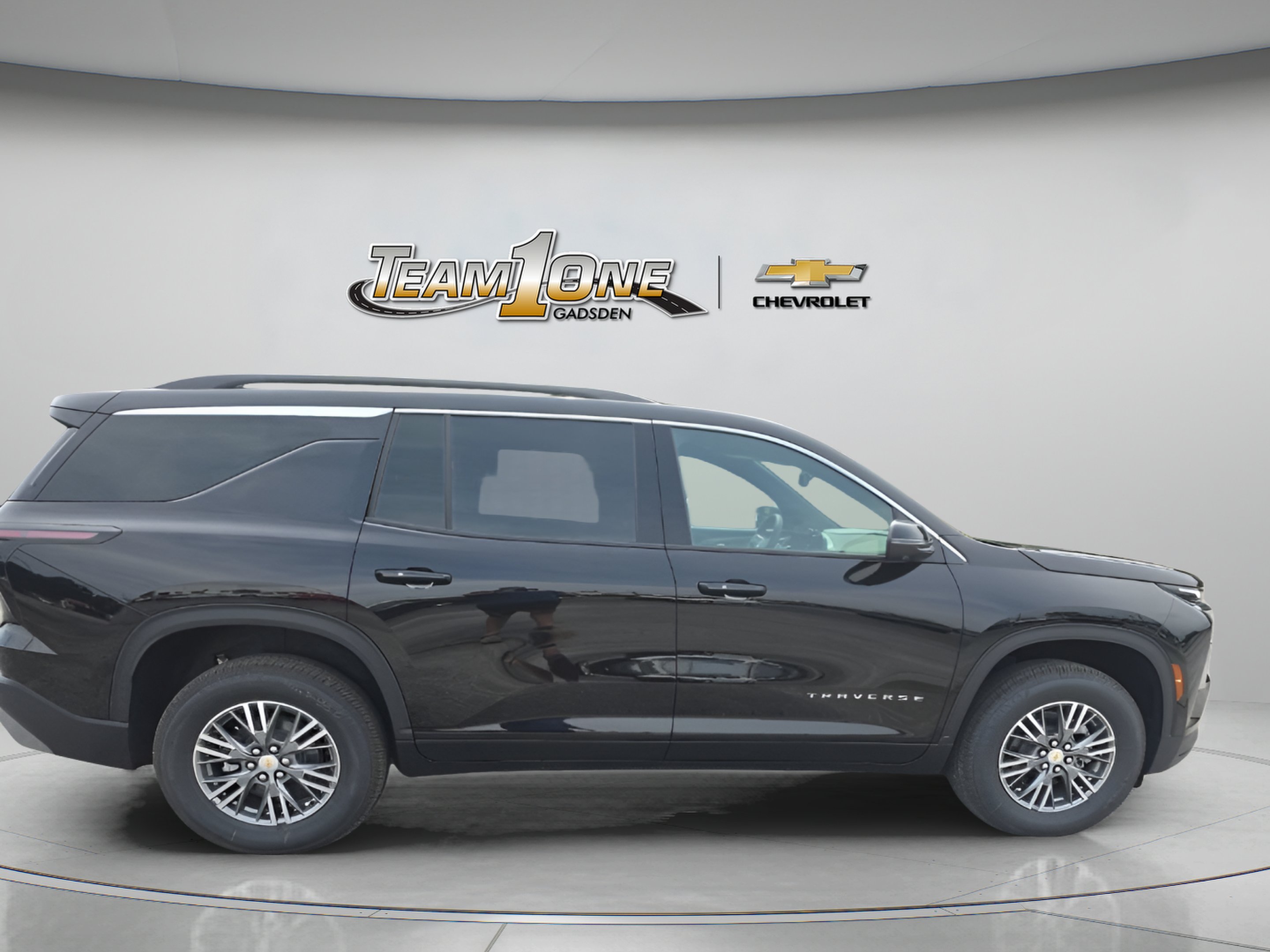 2027 Chevrolet Traverse LT - Photo 8