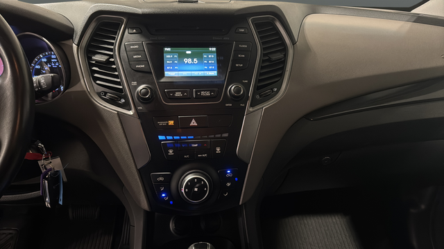 Used 2014 Moonstone Silver Hyundai Base image 12
