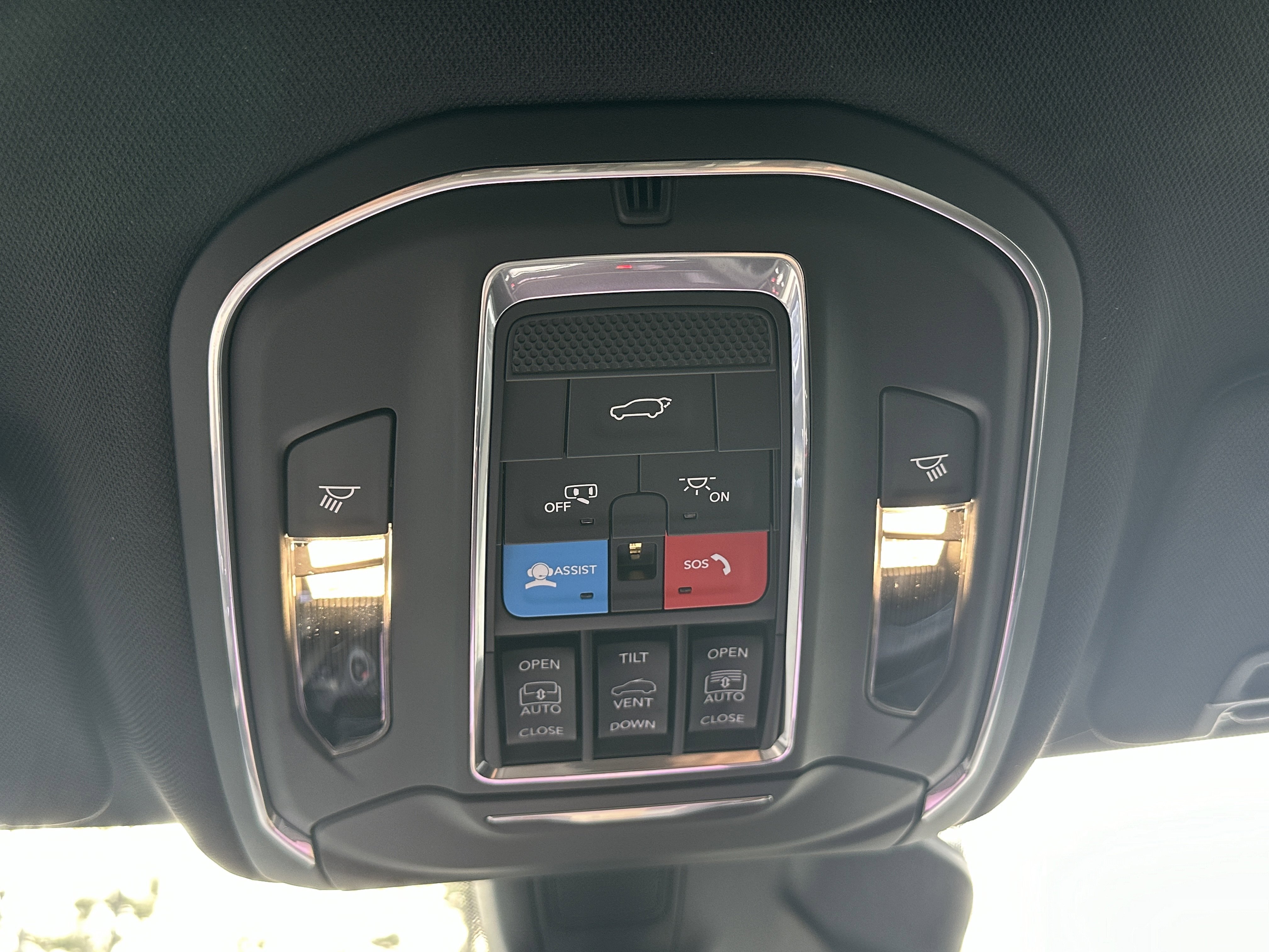 2025 Jeep Grand Cherokee Overland - Photo 24