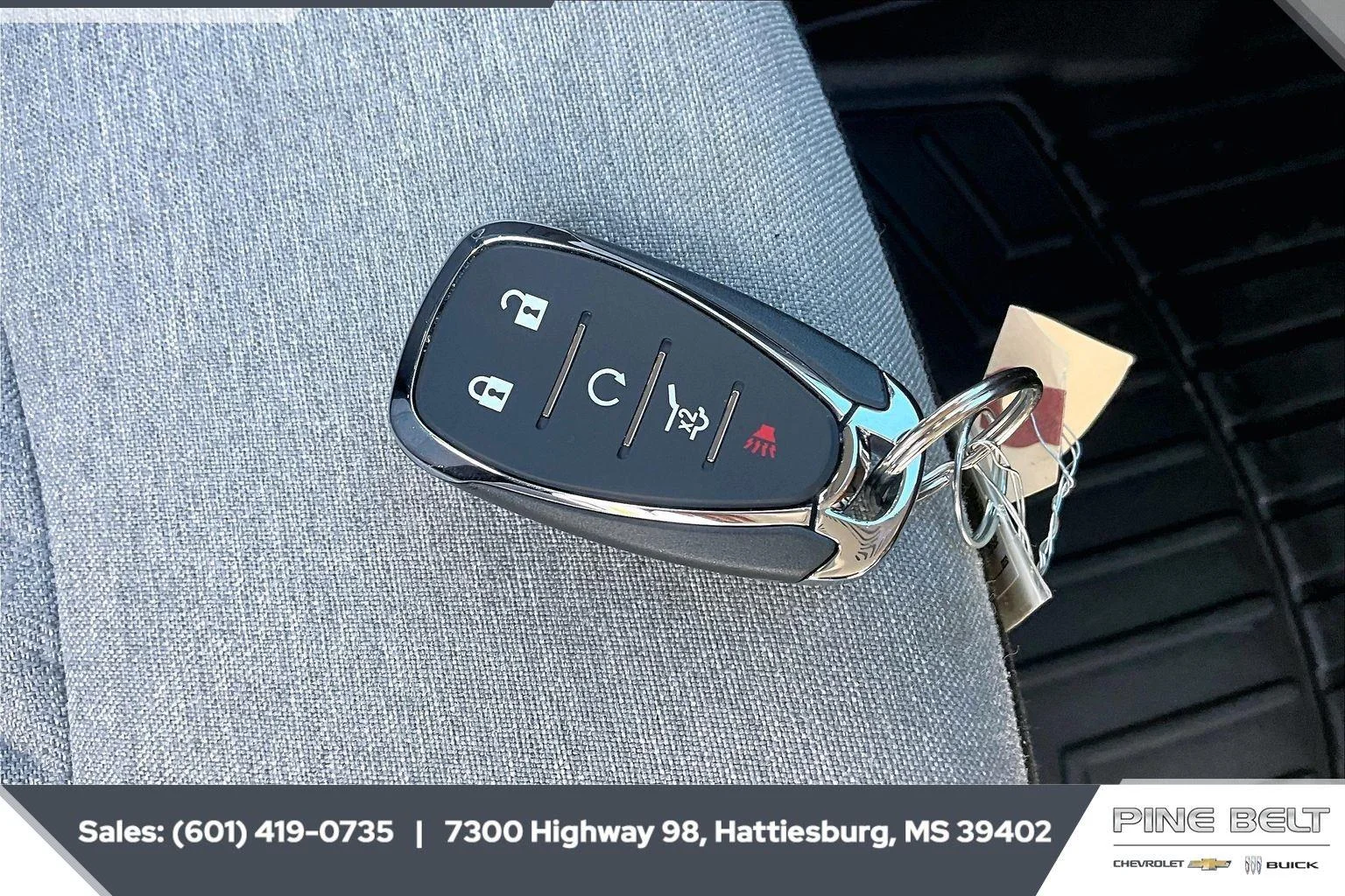 Used 2022 Summit White Chevrolet LT image 9