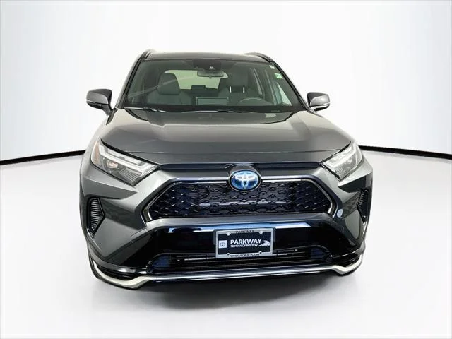Certified Used 2023 MAGNETIC GRAY MET. Toyota  image 2