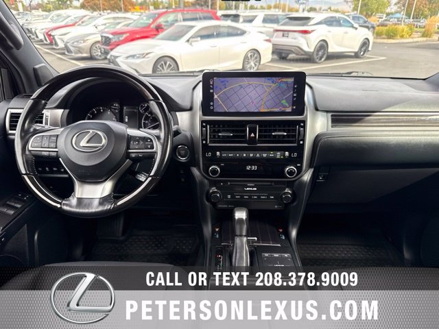 Used 2022  Lexus 460 Premium image 16