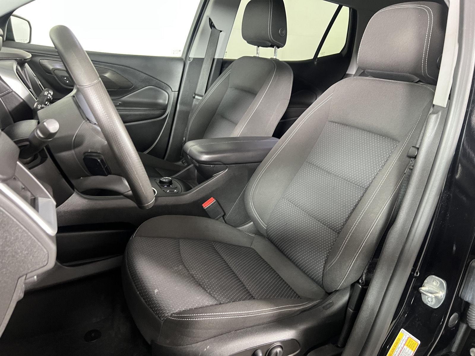 Used 2023 Ebony Twilight Metallic GMC SLE image 15