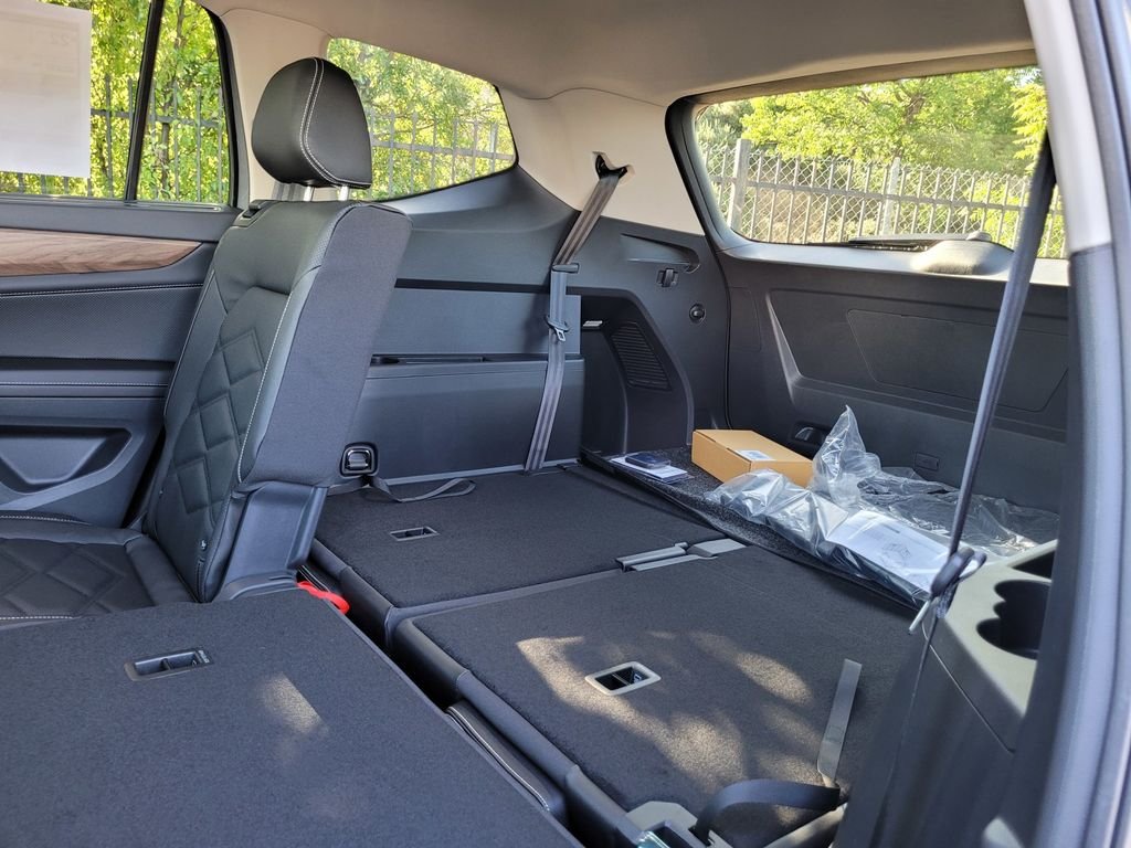 New 2026 Gray Volkswagen 2.0T SE w/Technology image 13