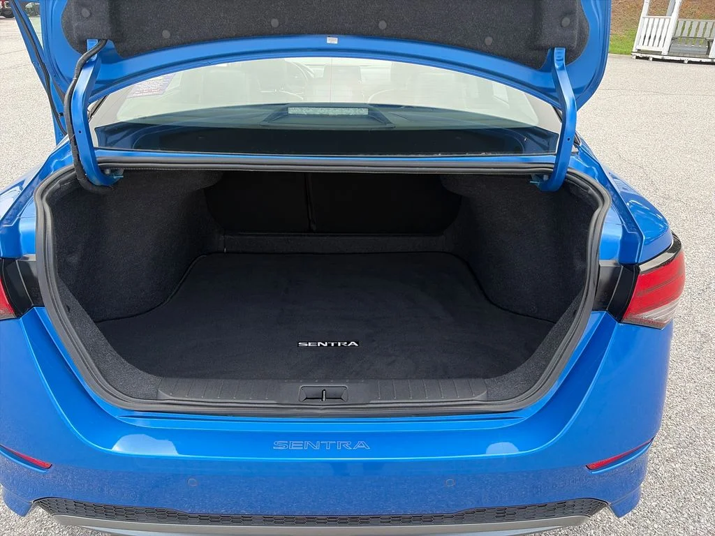Used 2022 Blue Nissan SR image 23
