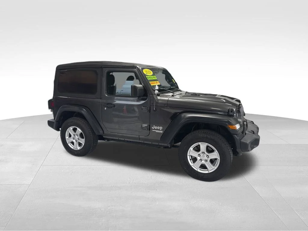Used 2019 Gray Jeep Sport S image 10