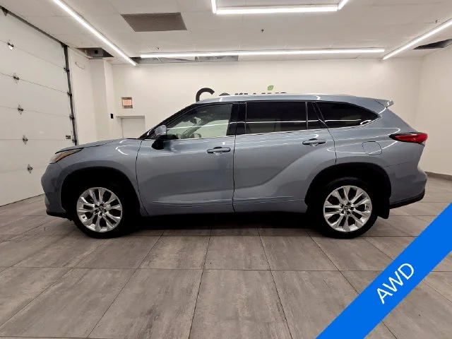 Used 2022 Moon Dust Toyota Limited image 2