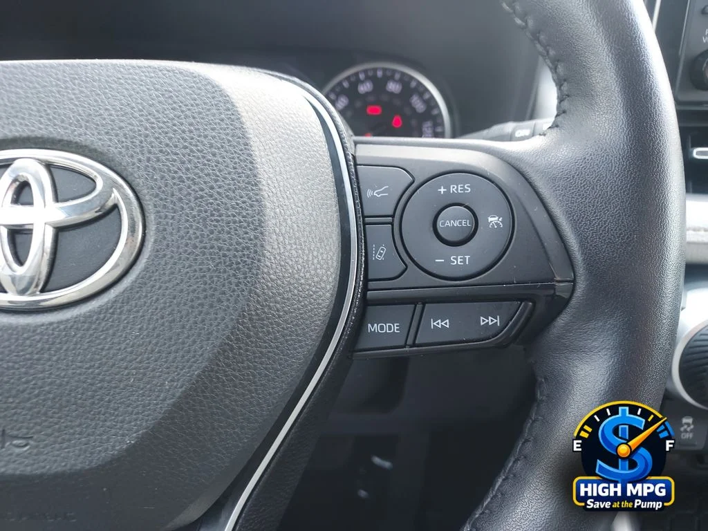 Used 2021 Gray Toyota XLE Premium image 17