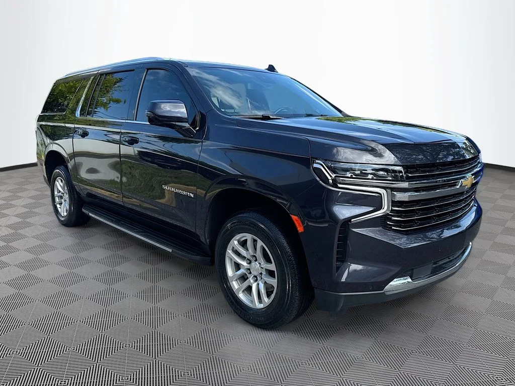 Used 2023 Gray Chevrolet LT image 4