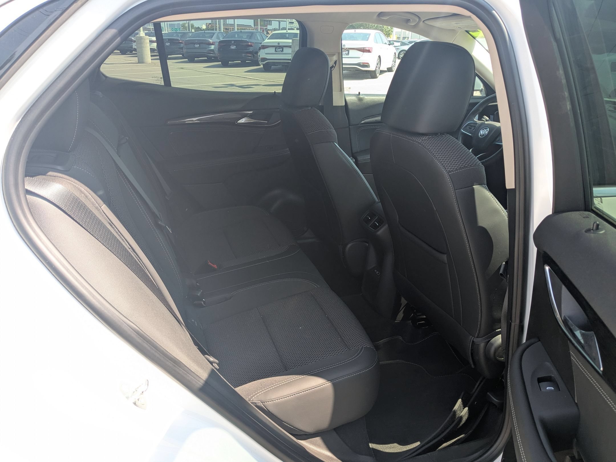 Used 2022 Summit White Buick Preferred image 29
