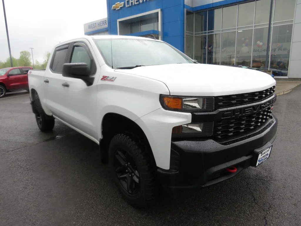 Used 2021 Summit White Chevrolet Custom Trail Boss image 2