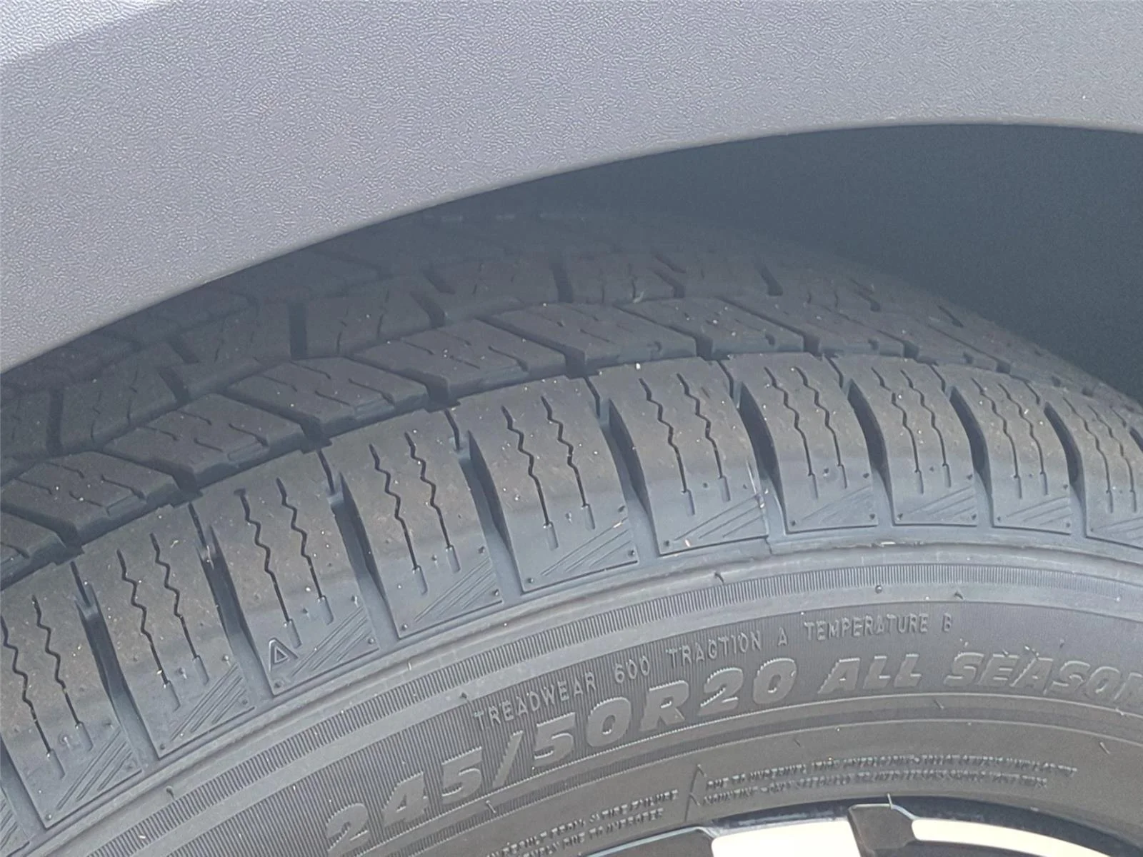 Used 2025 Ebony Black Kia S image 14