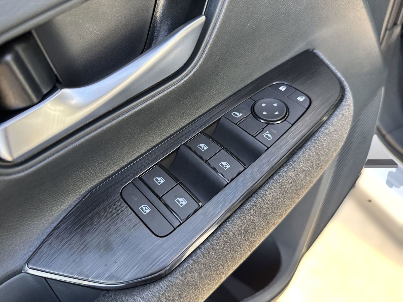 2025 Nissan Kicks SV AWD - Photo 19