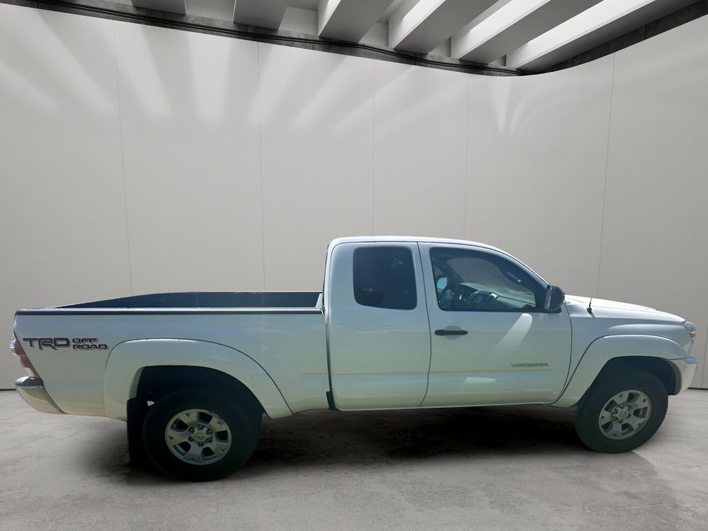 Used 2015 Super White Toyota Base V6 (A5) image 6
