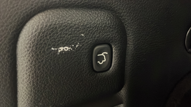 Used 2018 Bright White Clearcoat Jeep Altitude image 29