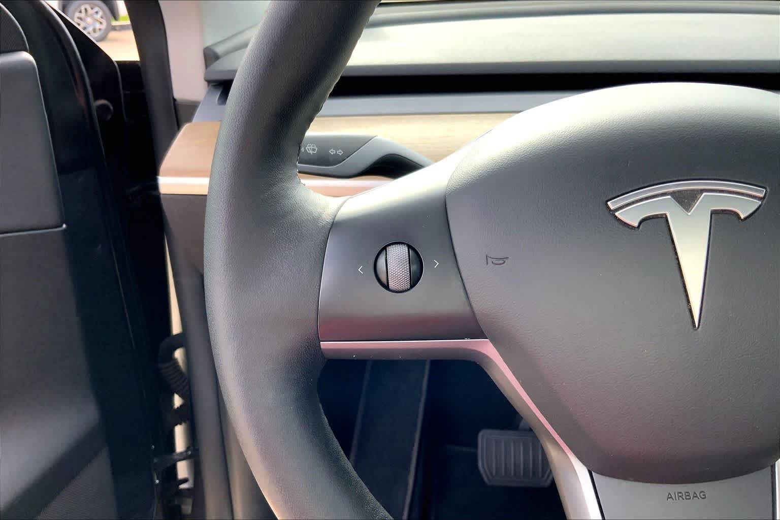 Used 2022 Midnight Silver Metallic Tesla Long Range image 22