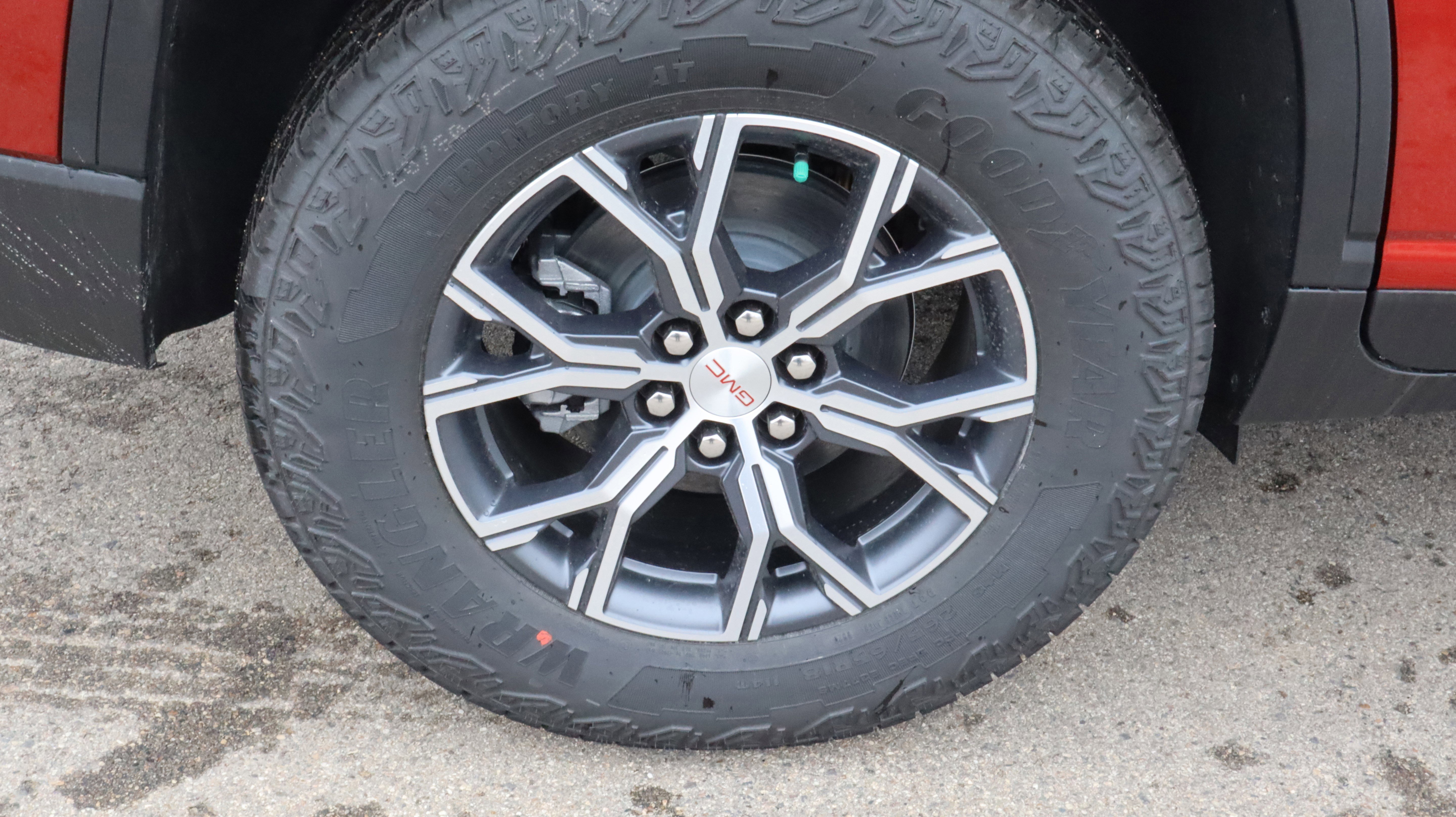 2026 GMC Acadia AT4 - Photo 17
