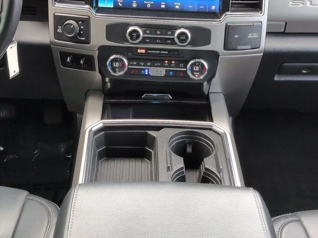 Used 2022 Stone Gray Metallic Ford Lariat image 19