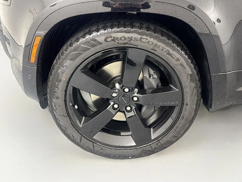 New 2026 Santorini Black Land Rover X-Dynamic SE image 30
