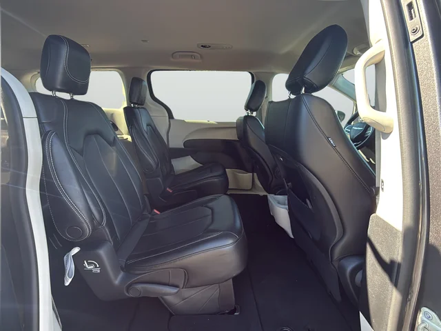 Used 2023 Gray Chrysler Touring L image 11