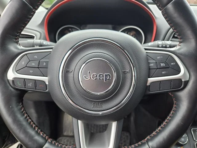 Used 2018 Black Jeep Trailhawk image 27